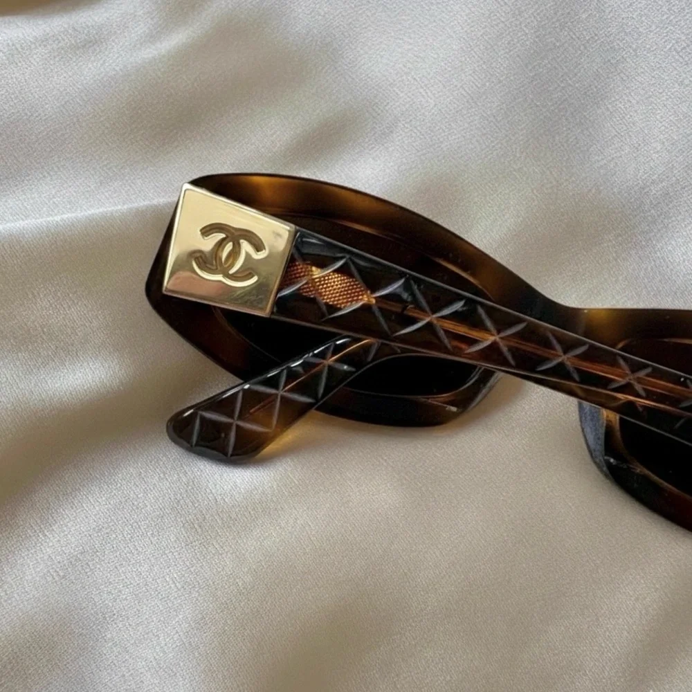 CHANEL Tortoiseshell Sunglasses with Gold CC Plaque